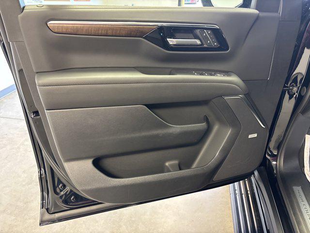 new 2025 Chevrolet Suburban car, priced at $85,401