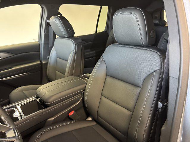 new 2025 Chevrolet Traverse car, priced at $42,691