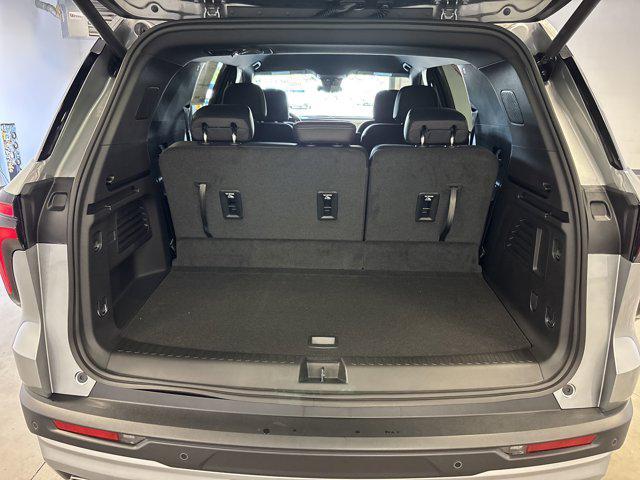 new 2025 Chevrolet Traverse car, priced at $42,691
