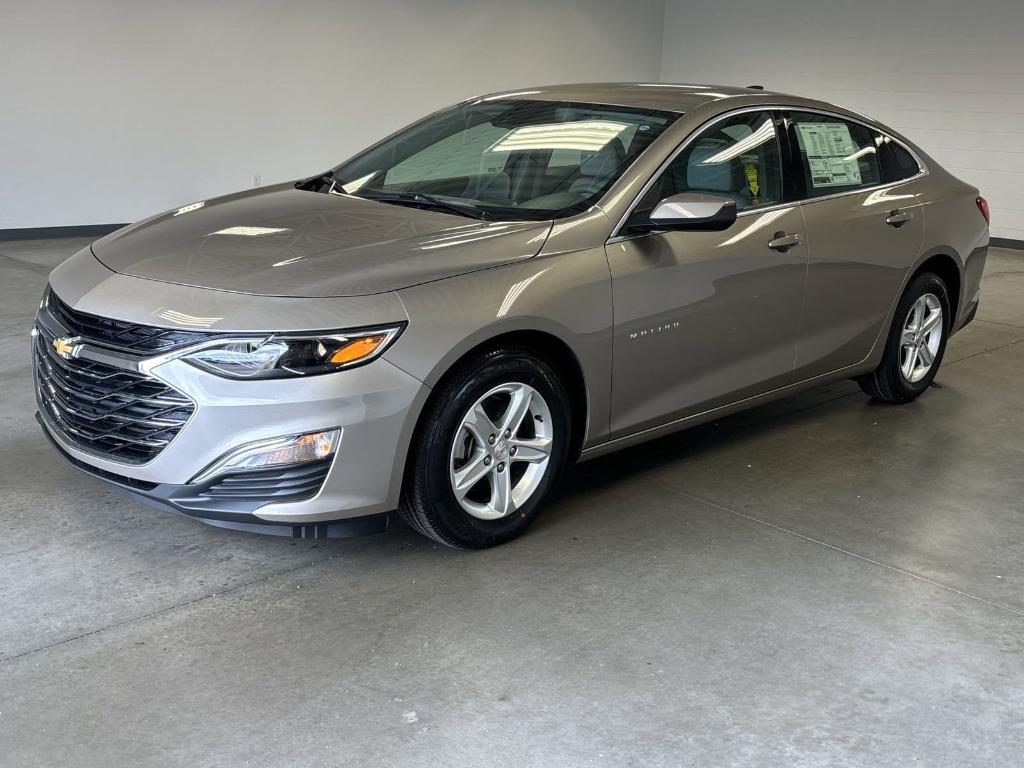 new 2025 Chevrolet Malibu car, priced at $26,192