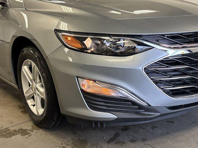 new 2025 Chevrolet Malibu car, priced at $26,092