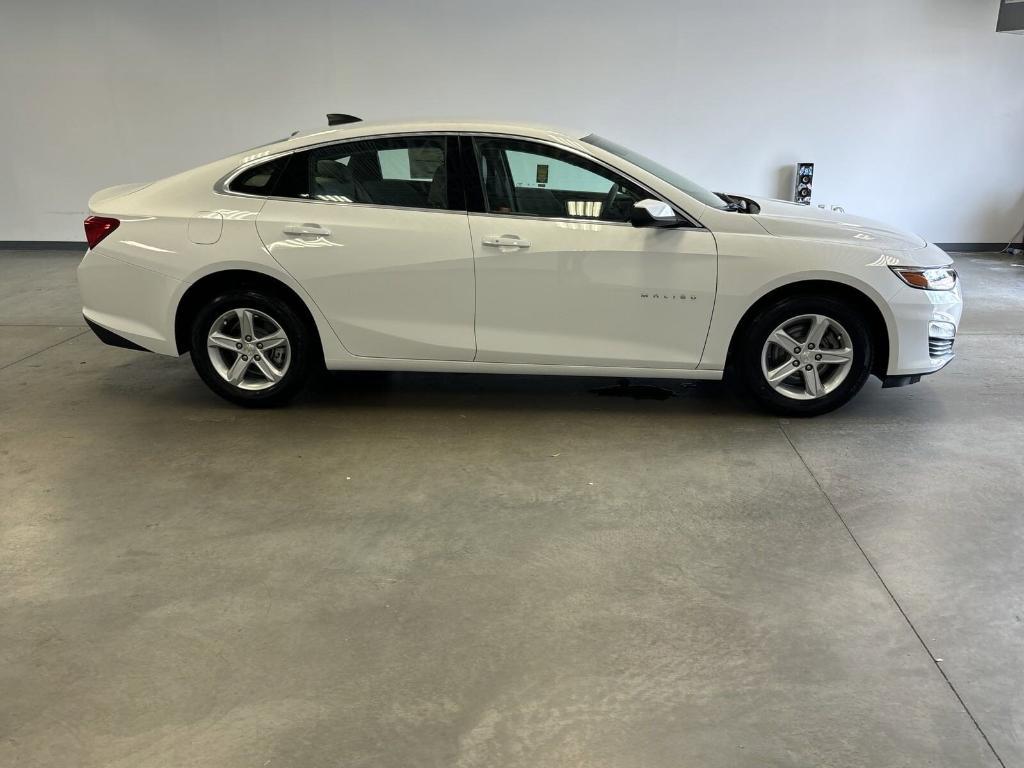 new 2025 Chevrolet Malibu car, priced at $26,092