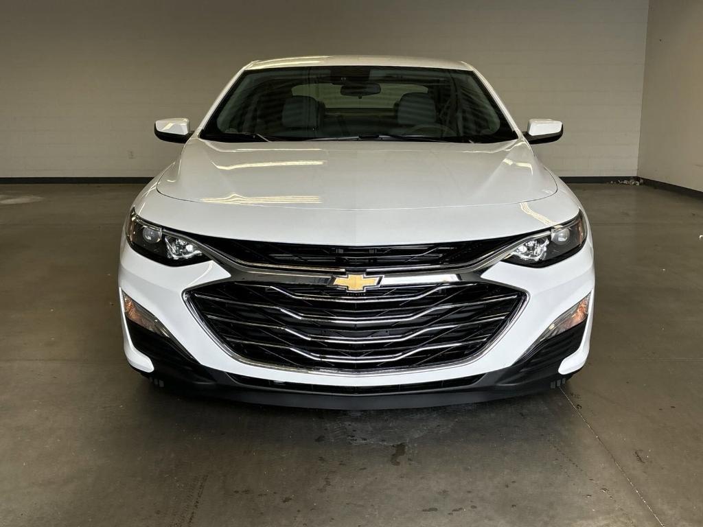 new 2025 Chevrolet Malibu car, priced at $26,092