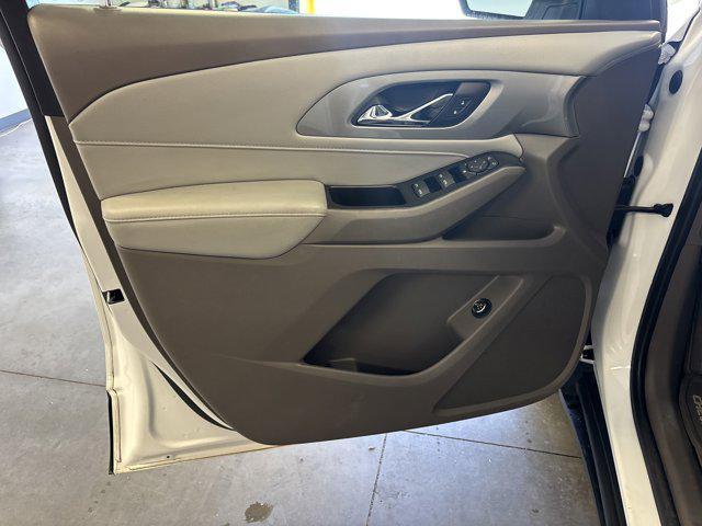 used 2021 Chevrolet Traverse car, priced at $26,499