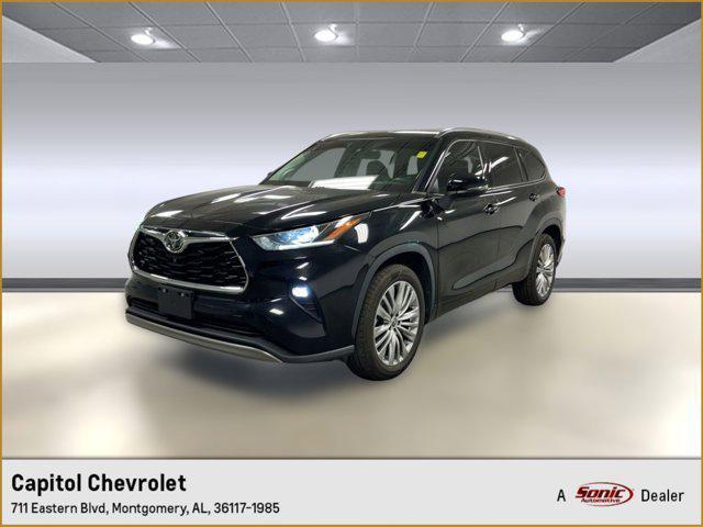 used 2022 Toyota Highlander car, priced at $36,999