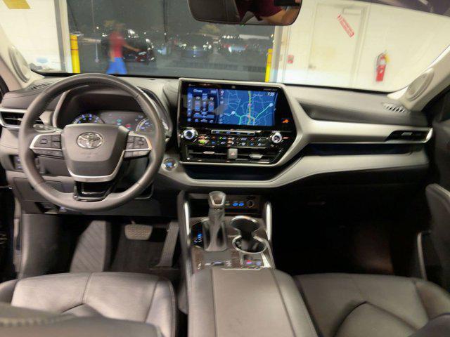 used 2022 Toyota Highlander car, priced at $36,999