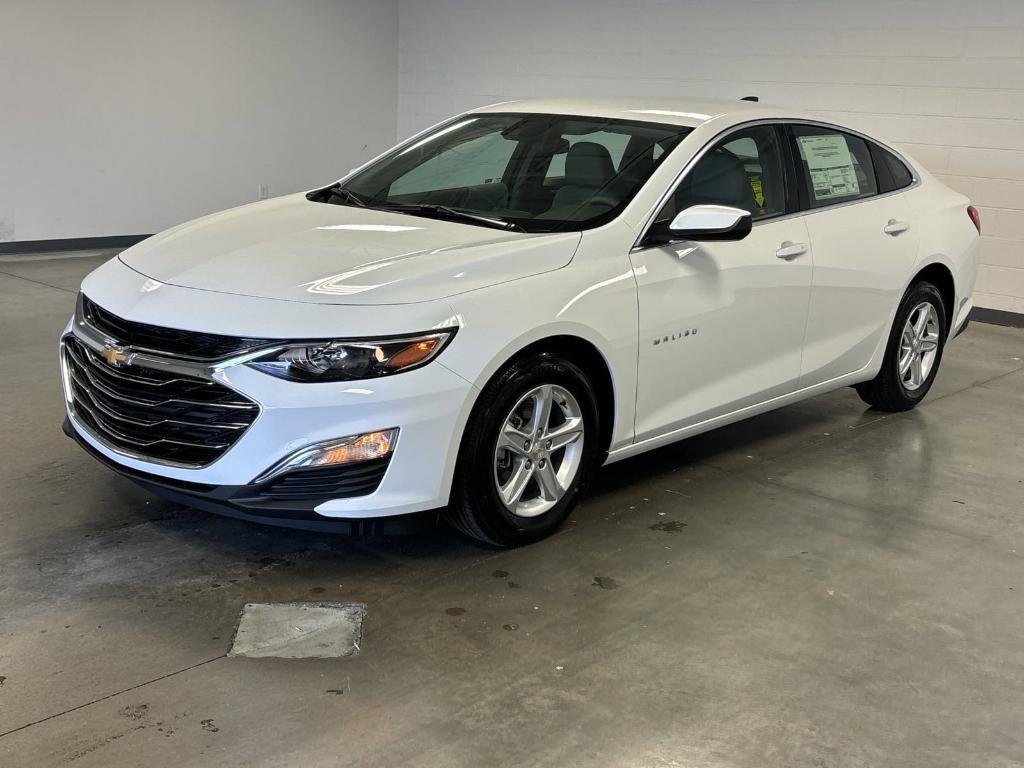 new 2025 Chevrolet Malibu car, priced at $26,092