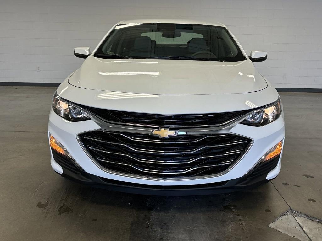 new 2025 Chevrolet Malibu car, priced at $26,092