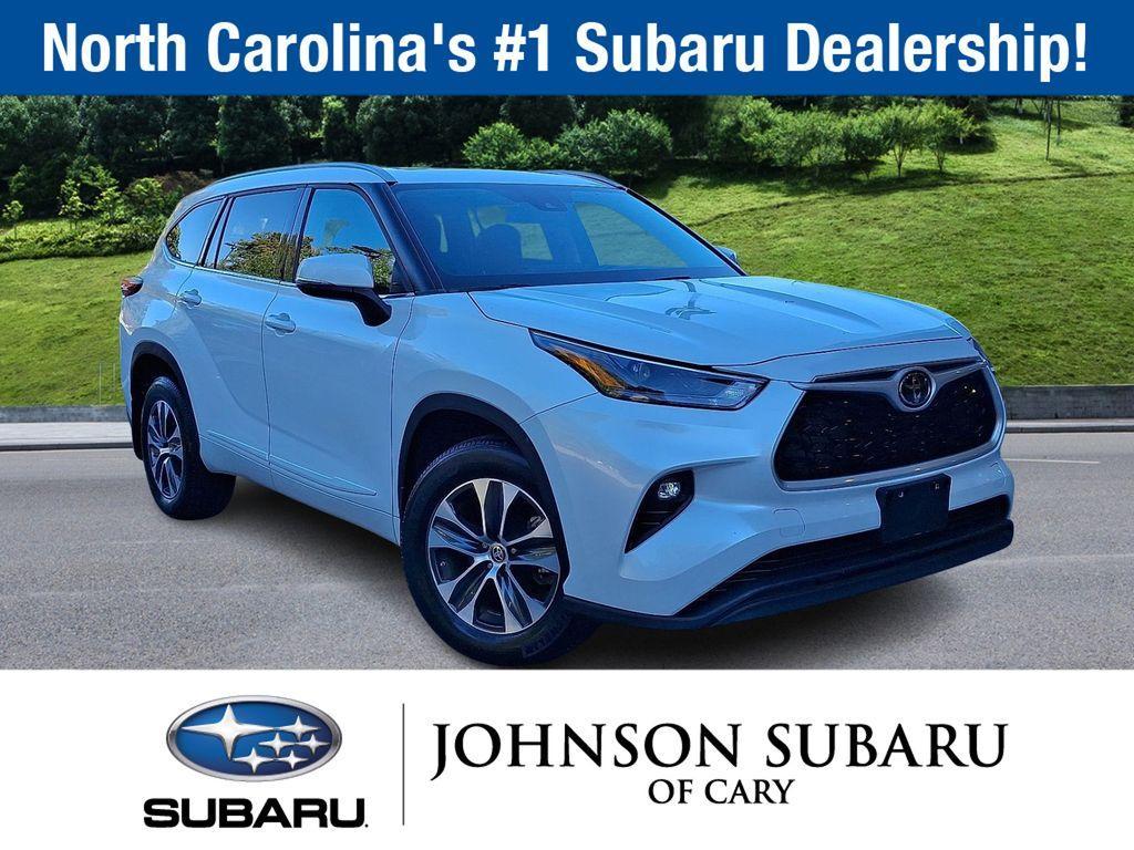 used 2022 Toyota Highlander car, priced at $38,995