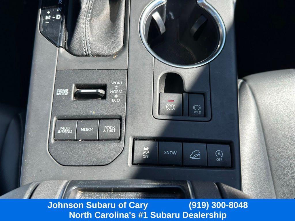 used 2022 Toyota Highlander car, priced at $37,995