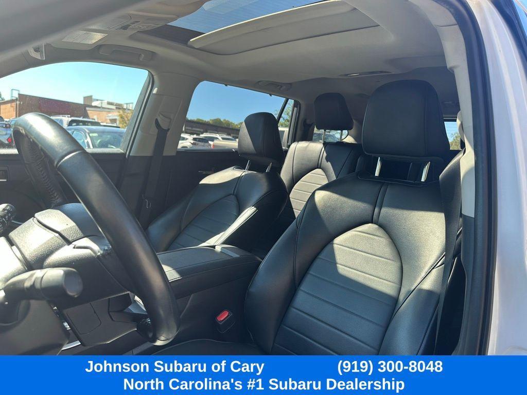 used 2022 Toyota Highlander car, priced at $37,995