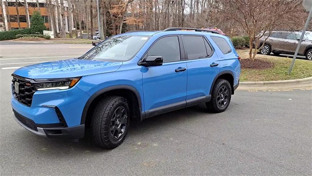 used 2024 Honda Pilot car, priced at $39,995