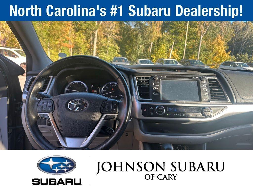 used 2018 Toyota Highlander car, priced at $26,498