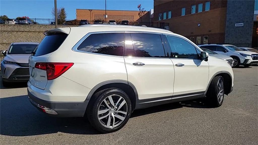 used 2017 Honda Pilot car, priced at $23,999