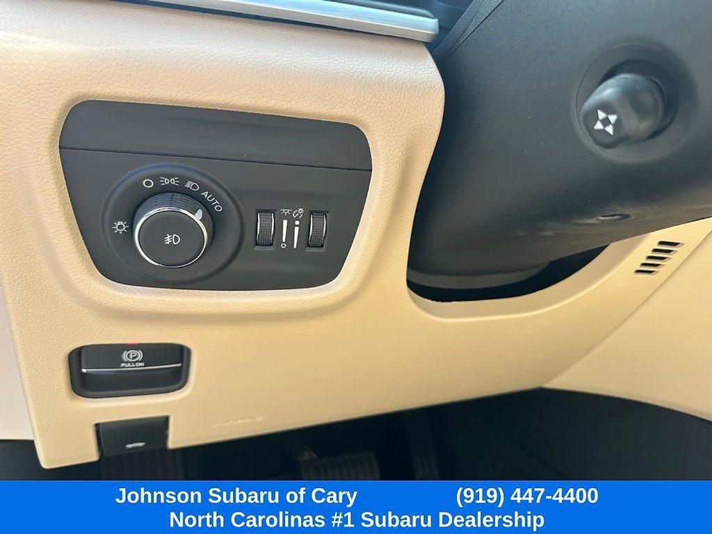 used 2024 Jeep Grand Cherokee car, priced at $39,999