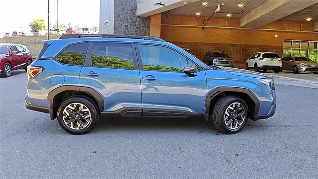 new 2025 Subaru Forester car, priced at $35,698
