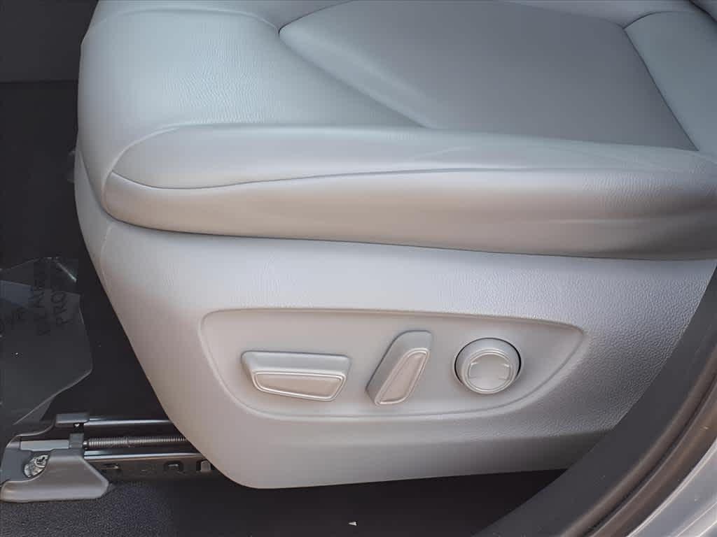 used 2020 Toyota Highlander car, priced at $28,764