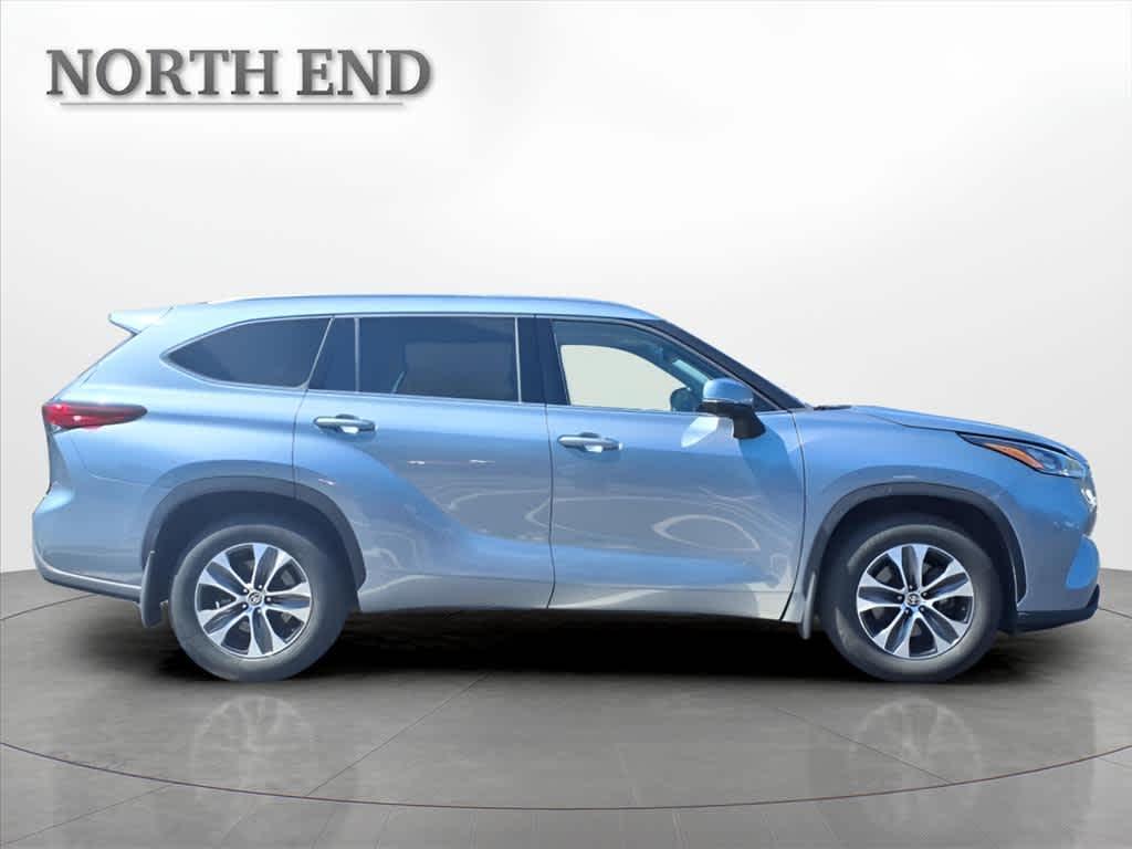 used 2020 Toyota Highlander car, priced at $28,764
