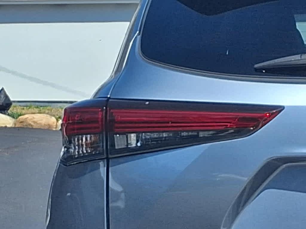 used 2020 Toyota Highlander car, priced at $28,764