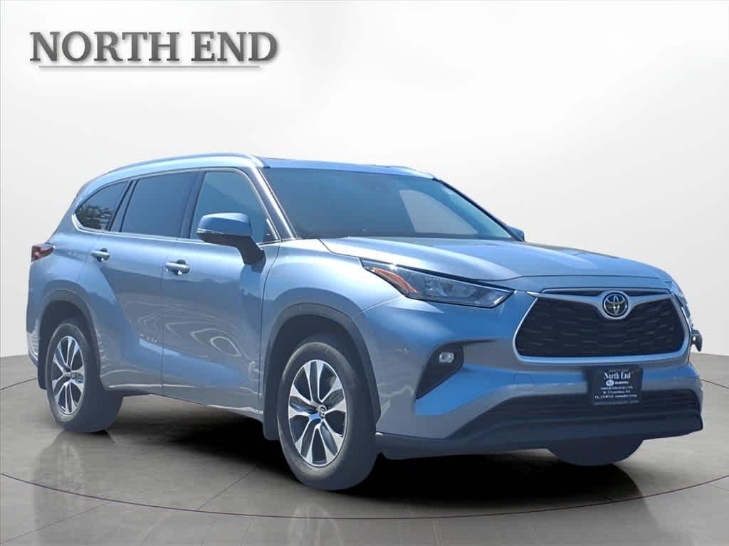 used 2020 Toyota Highlander car, priced at $28,764