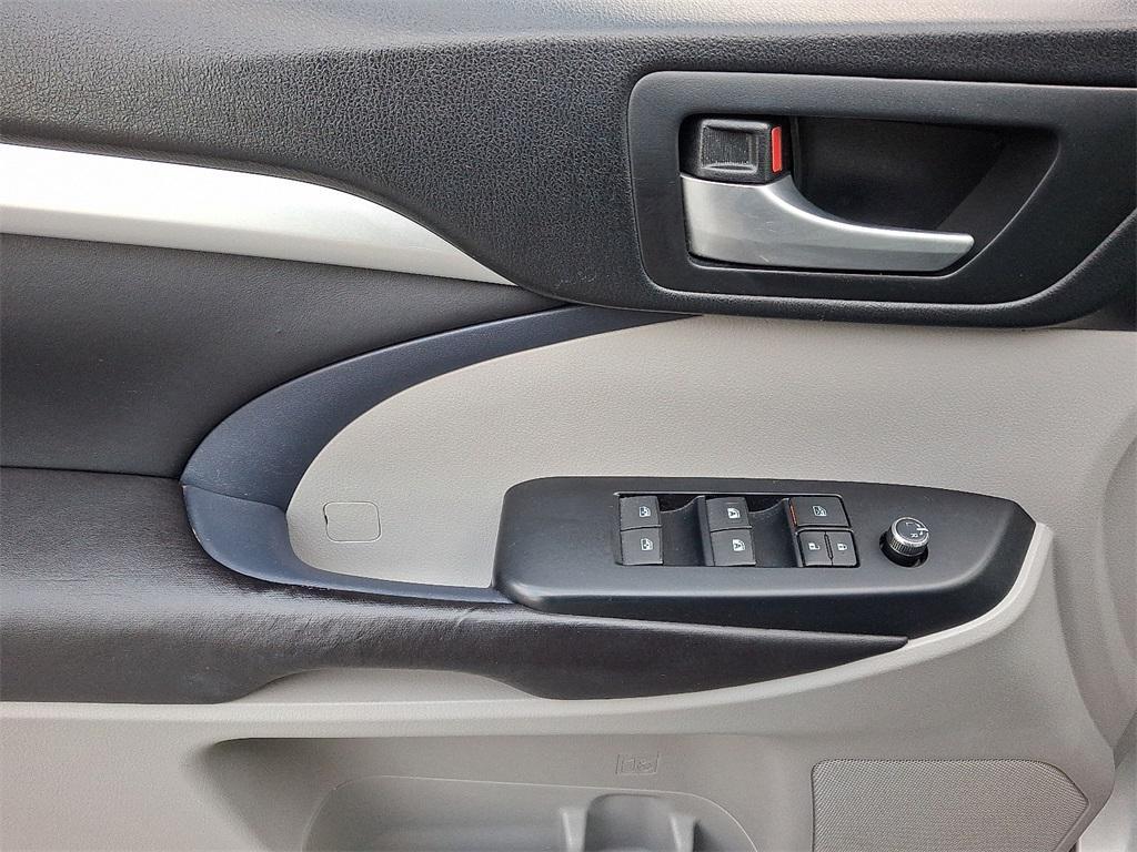 used 2017 Toyota Highlander car, priced at $22,500