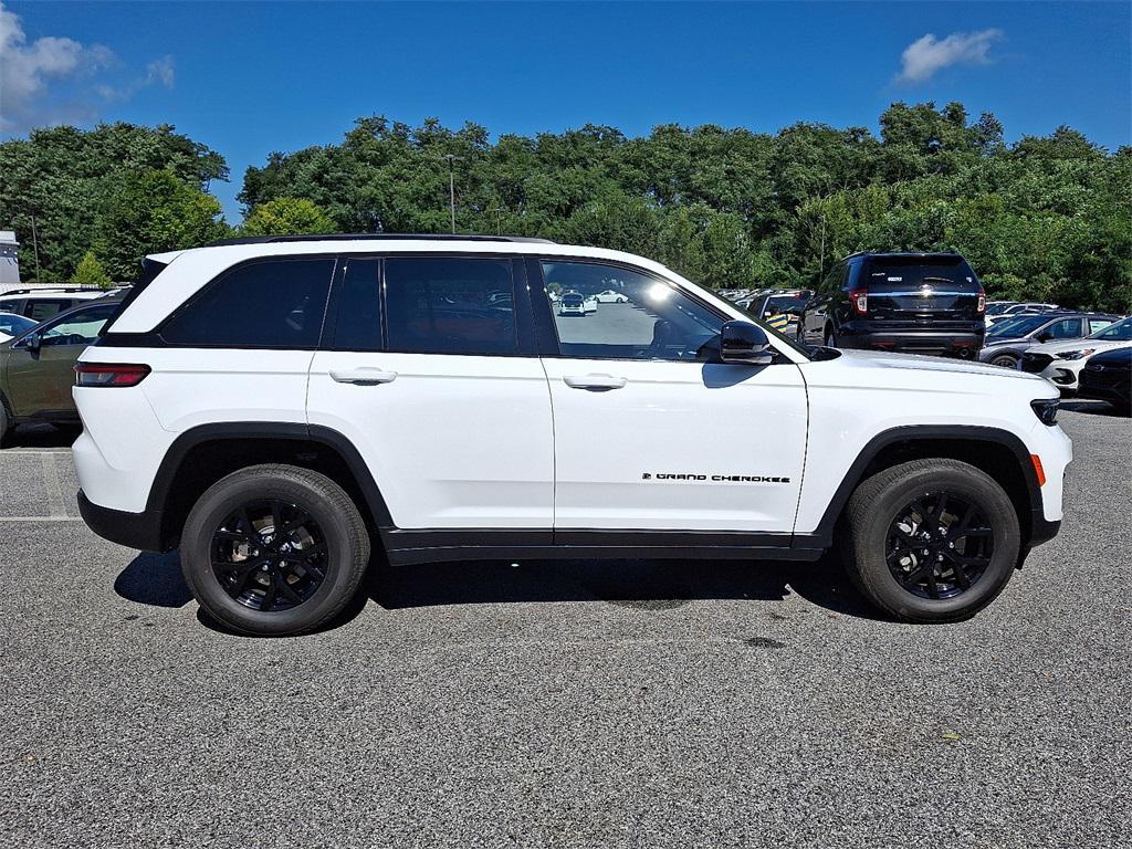 used 2025 Jeep Grand Cherokee car, priced at $37,500