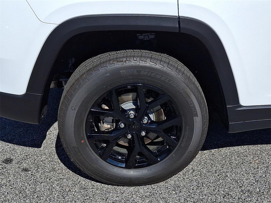 used 2025 Jeep Grand Cherokee car, priced at $37,500