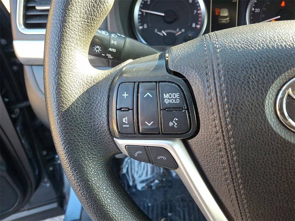 used 2019 Toyota Highlander car, priced at $22,750