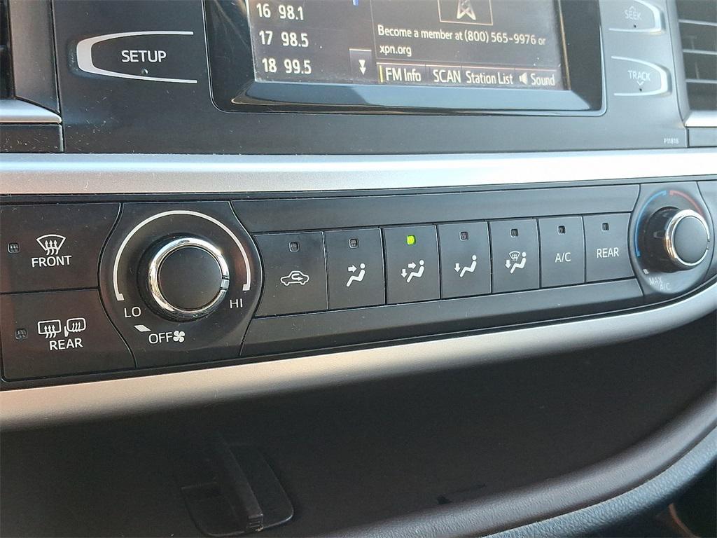 used 2019 Toyota Highlander car, priced at $22,750