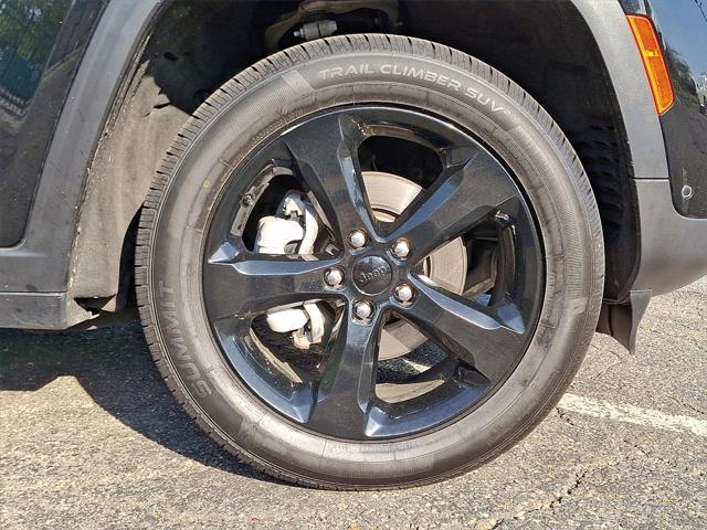 used 2023 Jeep Grand Cherokee car, priced at $27,000