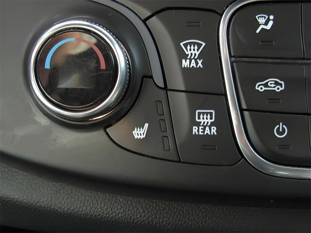 used 2023 Chevrolet Traverse car, priced at $32,888