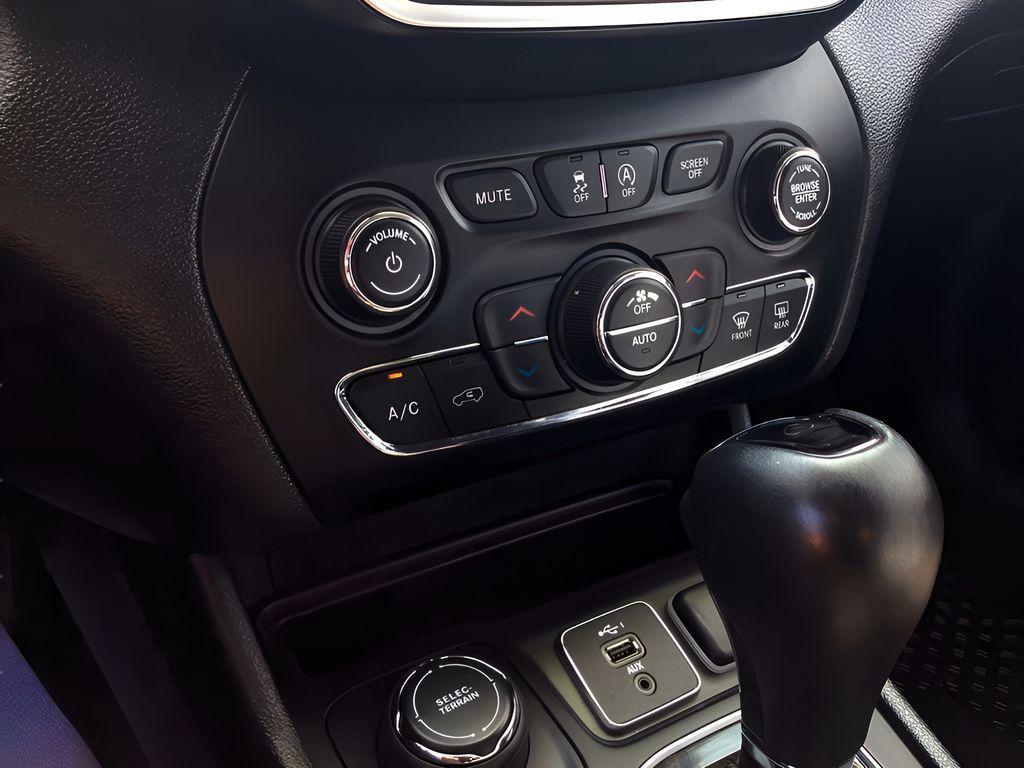 used 2019 Jeep Cherokee car, priced at $15,351