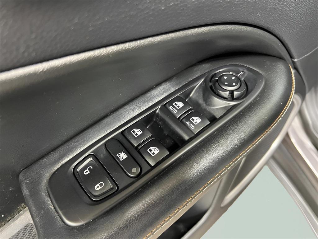 used 2021 Jeep Compass car, priced at $12,821