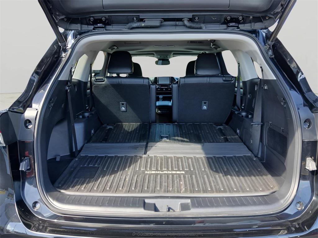 used 2022 Toyota Highlander car, priced at $38,643
