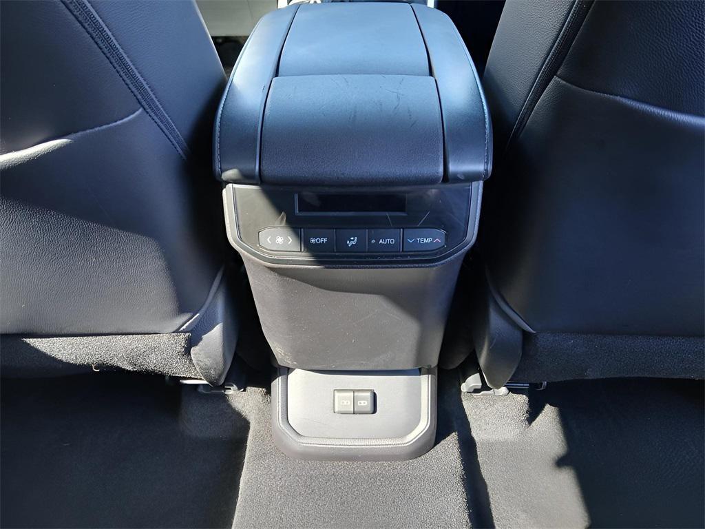 used 2022 Toyota Highlander car, priced at $38,643