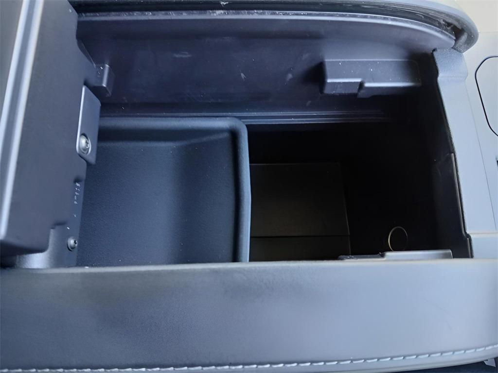 used 2022 Toyota Highlander car, priced at $38,643