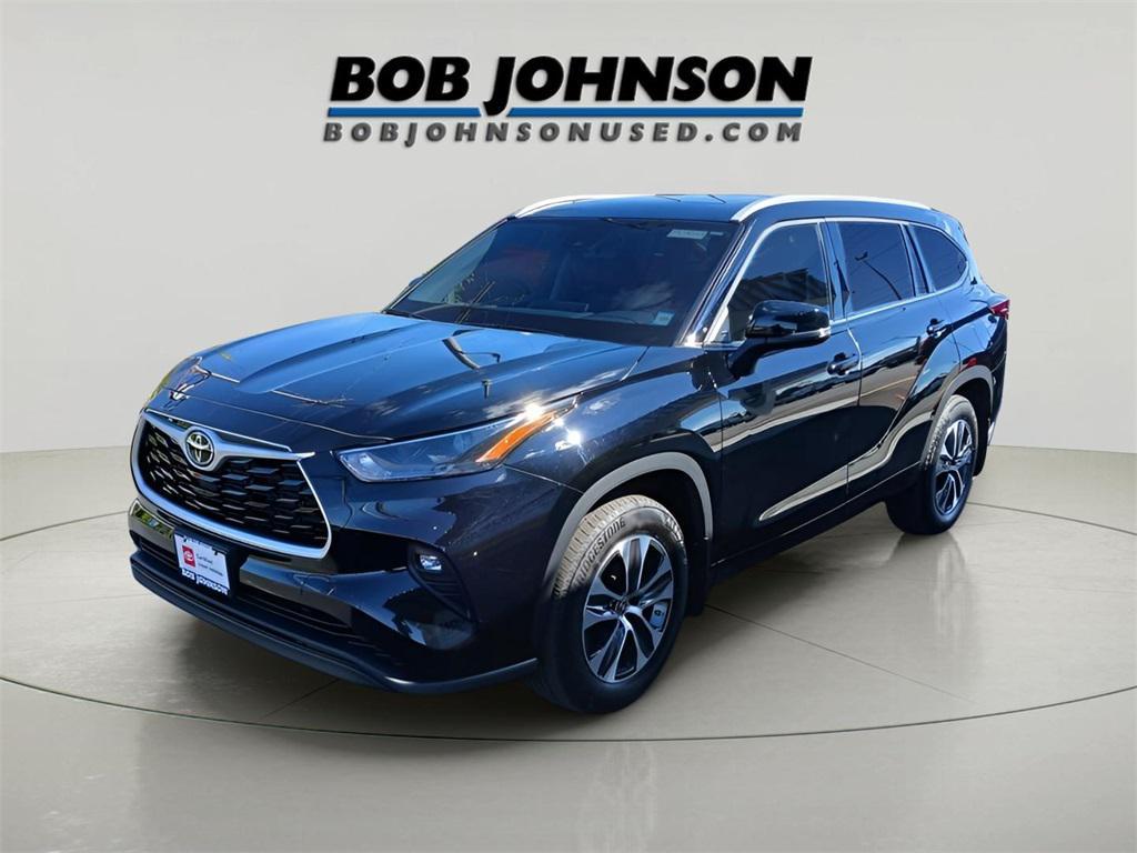 used 2022 Toyota Highlander car, priced at $38,643
