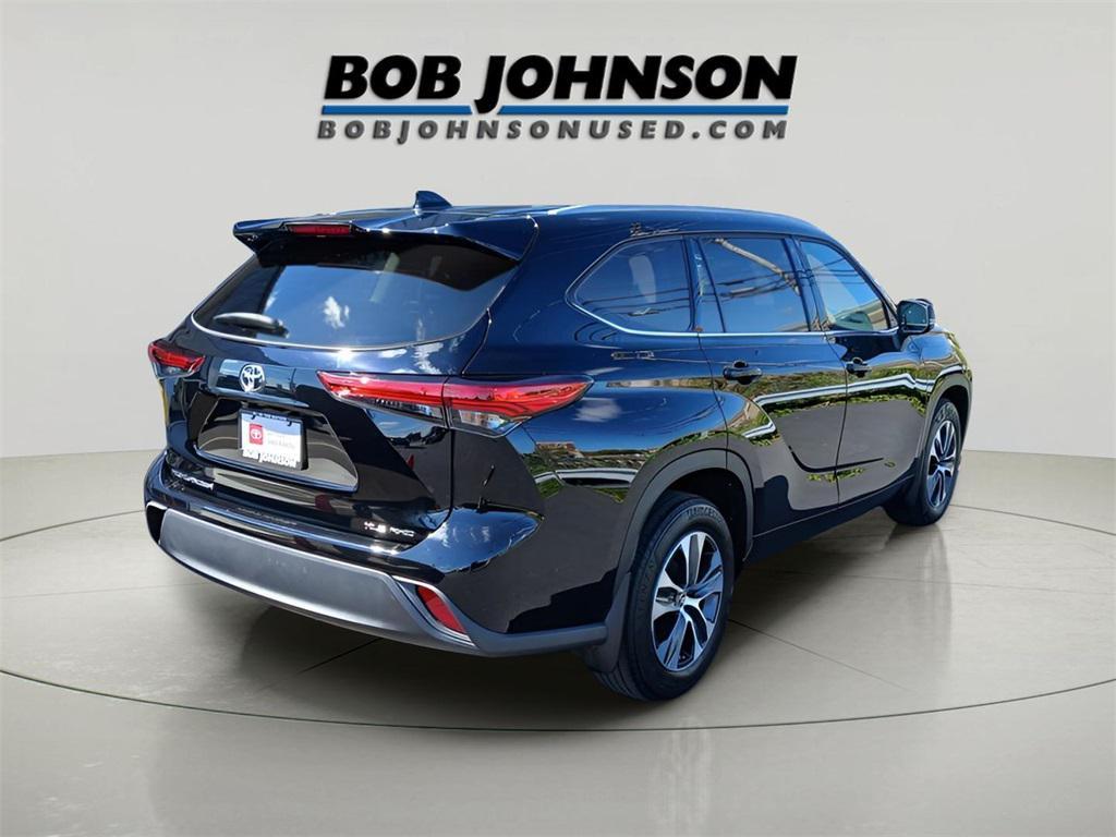used 2022 Toyota Highlander car, priced at $38,643