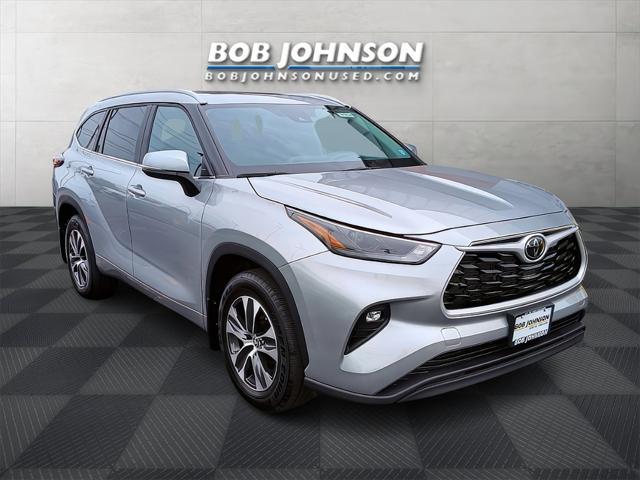 used 2024 Toyota Highlander car, priced at $42,995