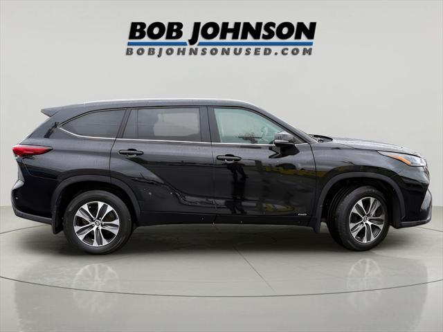 used 2023 Toyota Highlander Hybrid car, priced at $36,885
