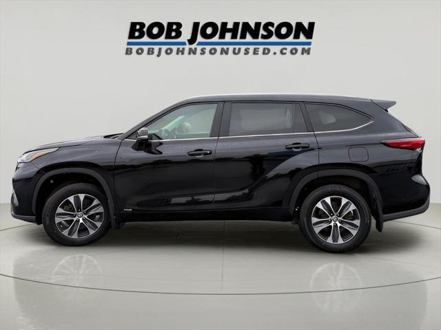 used 2023 Toyota Highlander Hybrid car, priced at $36,885