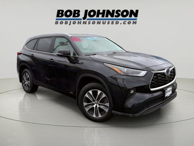 used 2023 Toyota Highlander Hybrid car, priced at $36,885