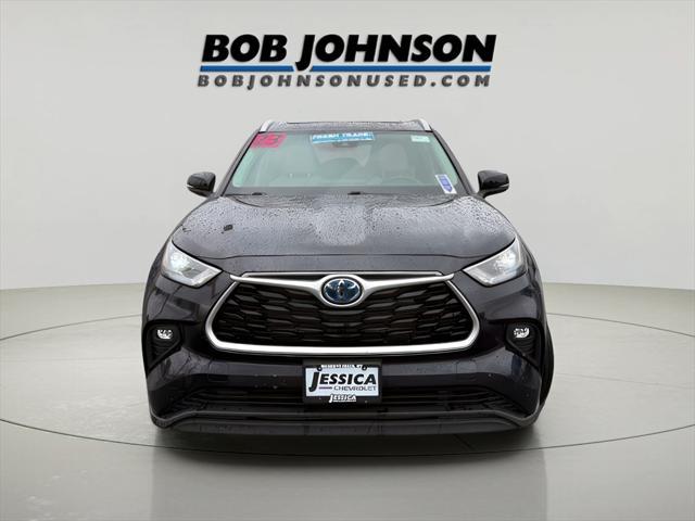 used 2023 Toyota Highlander Hybrid car, priced at $36,885