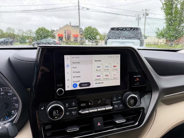 used 2023 Toyota Highlander Hybrid car, priced at $36,885