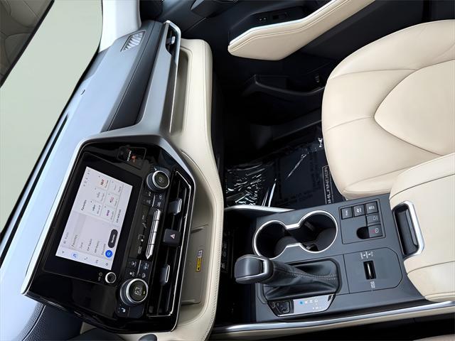used 2023 Toyota Highlander Hybrid car, priced at $36,885