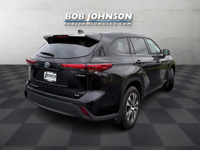 used 2023 Toyota Highlander Hybrid car, priced at $36,885