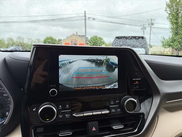 used 2023 Toyota Highlander Hybrid car, priced at $36,885