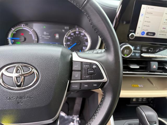 used 2023 Toyota Highlander Hybrid car, priced at $36,885