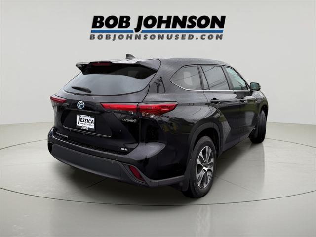 used 2023 Toyota Highlander Hybrid car, priced at $36,885