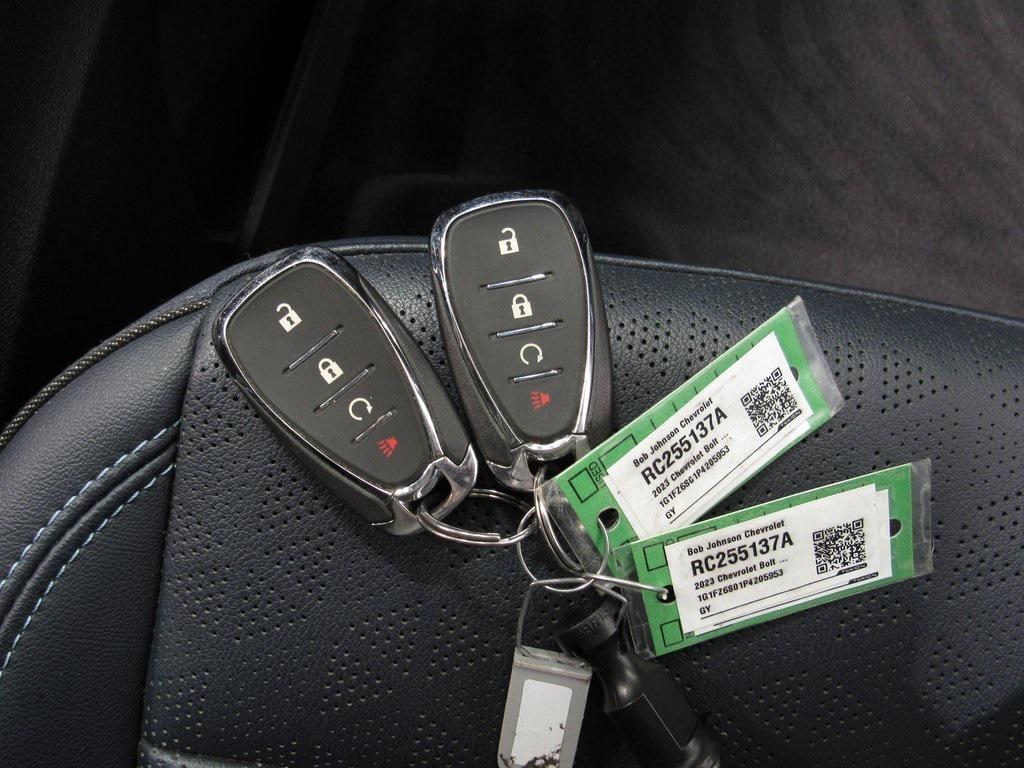 used 2023 Chevrolet Bolt EUV car, priced at $21,900